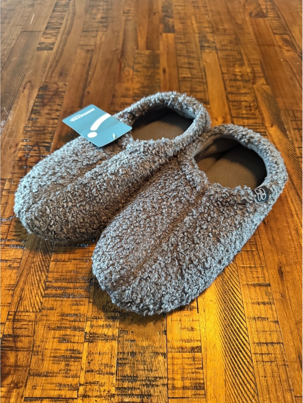 HomeTop Cozy Gray Fuzzy Slip-On Indoor Slippers Size 9-10
